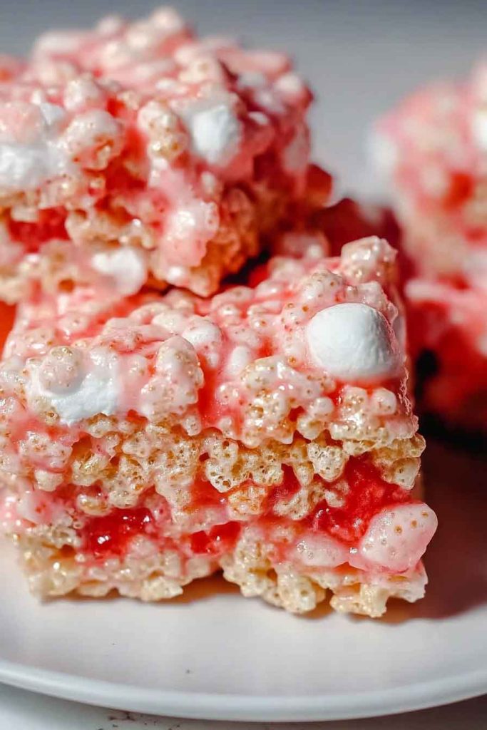 How to Make Strawberry Crunch Rice Krispie Treats
